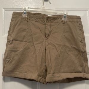Maurice’s Khaki shorts. Size 16. No stains, rips or snags.